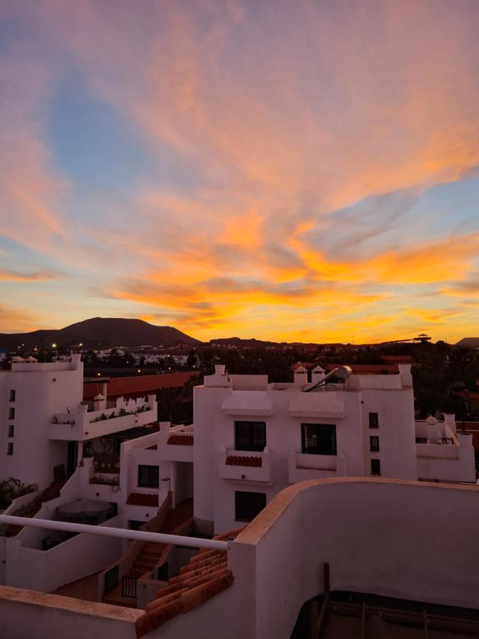 Hotel Coco Surfhouse - Coworking Coliving Corralejo Esterno foto