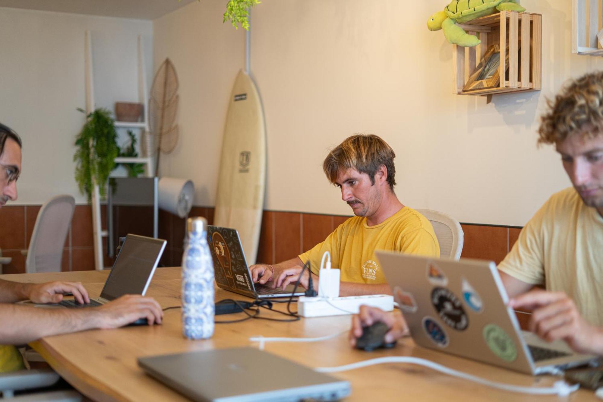 Hotel Coco Surfhouse - Coworking Coliving Corralejo Esterno foto
