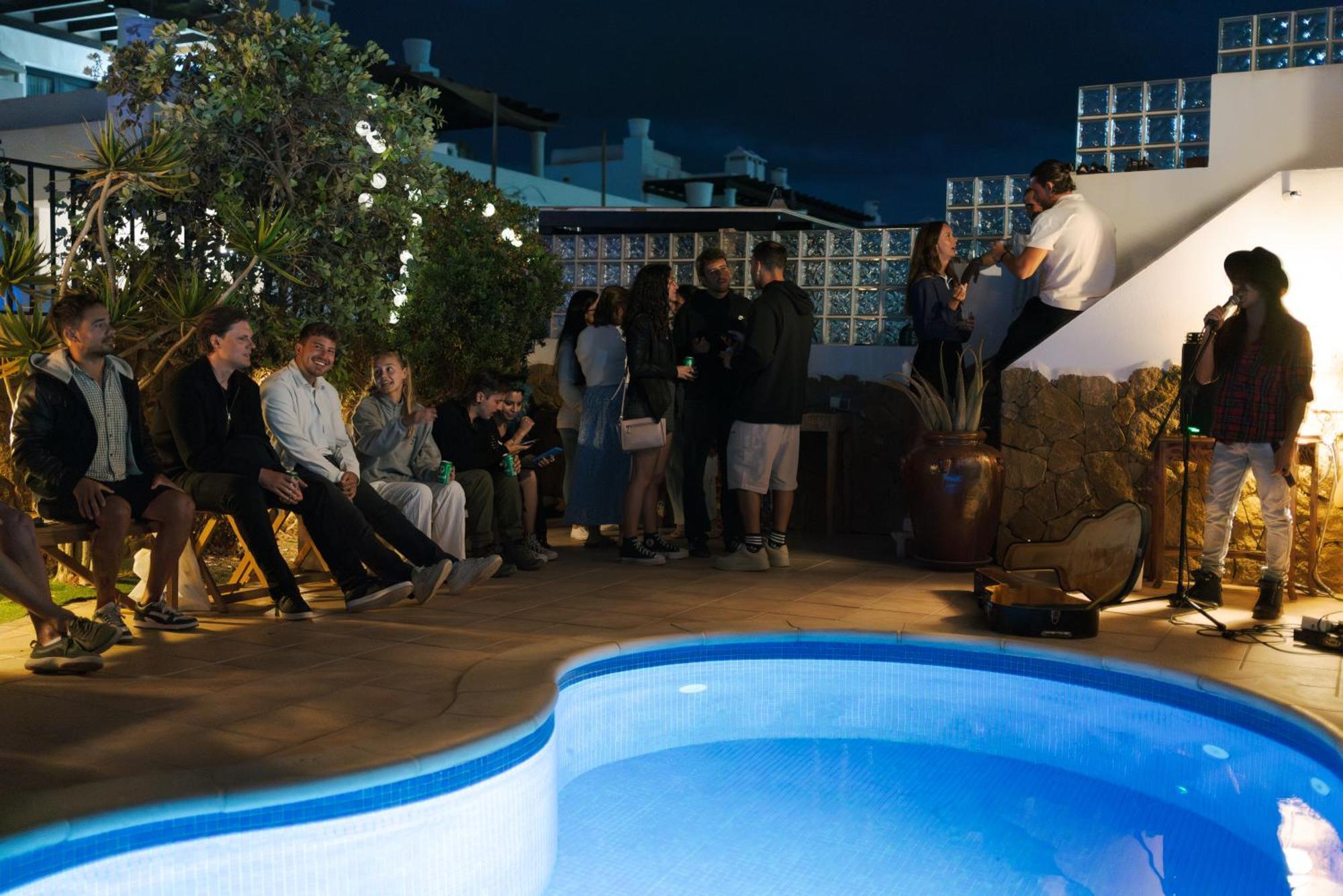 Hotel Coco Surfhouse - Coworking Coliving Corralejo Esterno foto