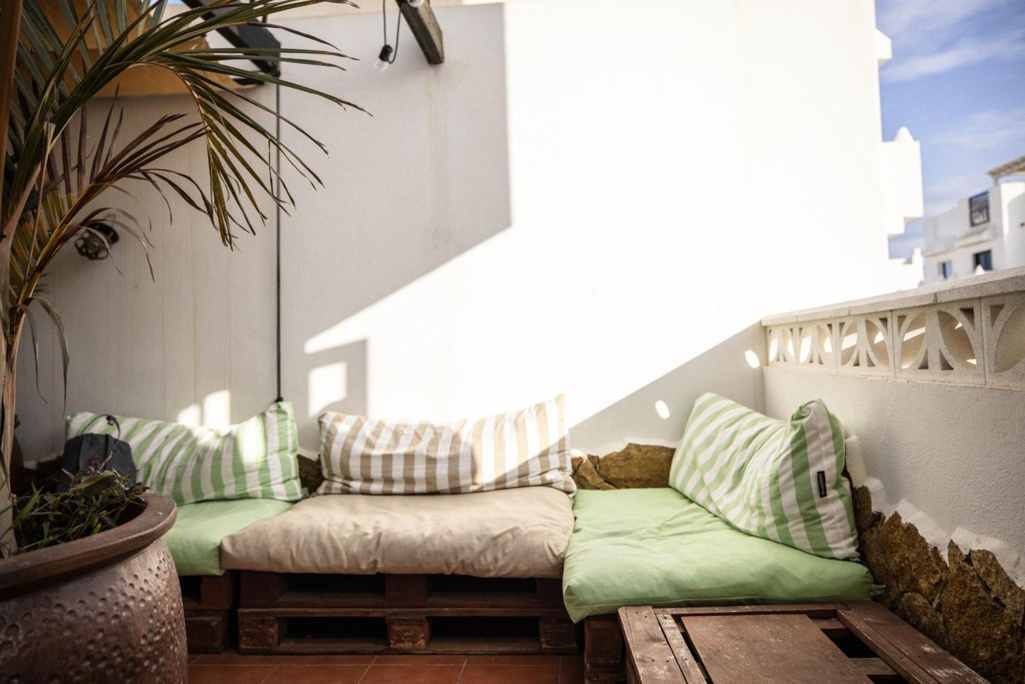 Hotel Coco Surfhouse - Coworking Coliving Corralejo Esterno foto